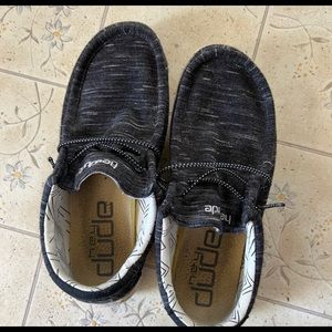 Womens Hey Dudes ***size 6Y but fits like a women’s 7.5/8***